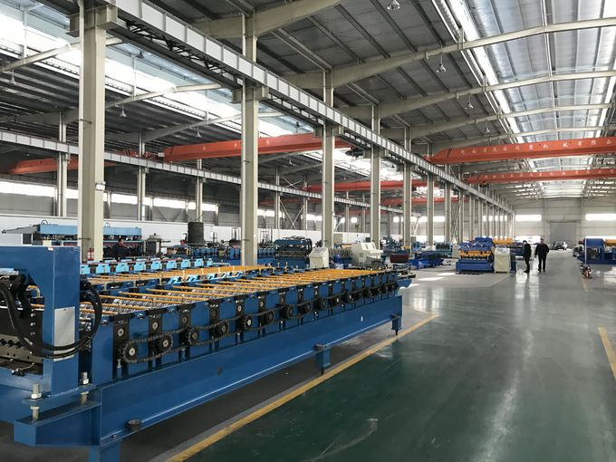 1.25m Width Wall Panel Roll Forming Machine With Manual Shearing Device