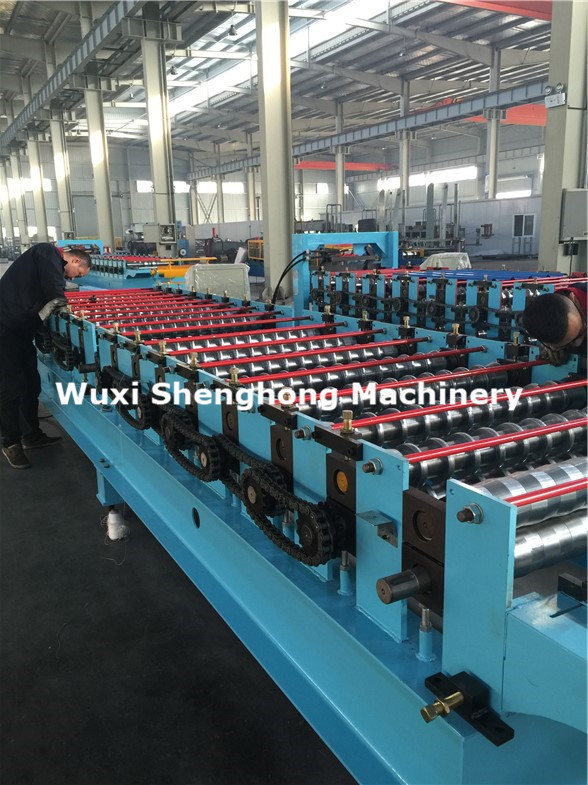 Chain Driven Automatic Cold Roll Forming Machine With Cutting Device