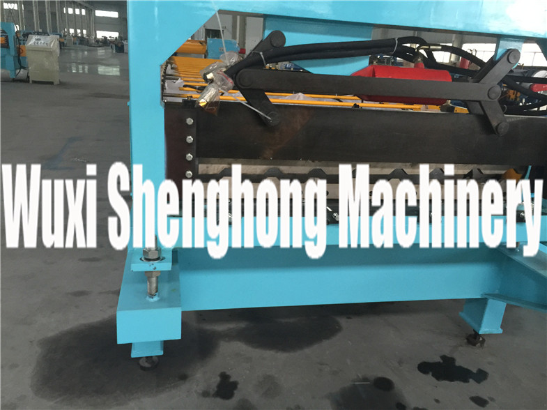 Professional Sheet Metal Roll Forming Machines / GI Corrugate Roof Forming Machine