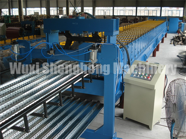 High Efficiency Corrugated Roll Forming Machine 380V 3 Phase 60HZ
