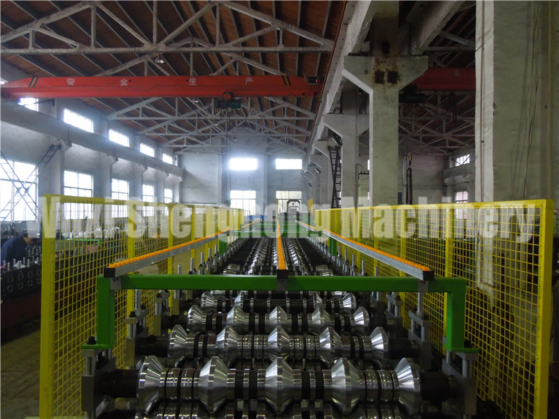 950 - 1000mm Width PU Sandwich Panel Production Line  With 150 - 200 Bar Foaming Pressure