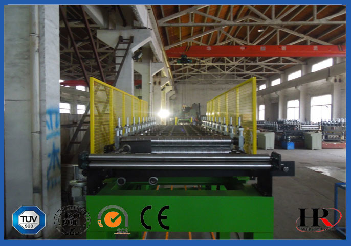 950 - 1000mm Width PU Sandwich Panel Production Line  With 150 - 200 Bar Foaming Pressure